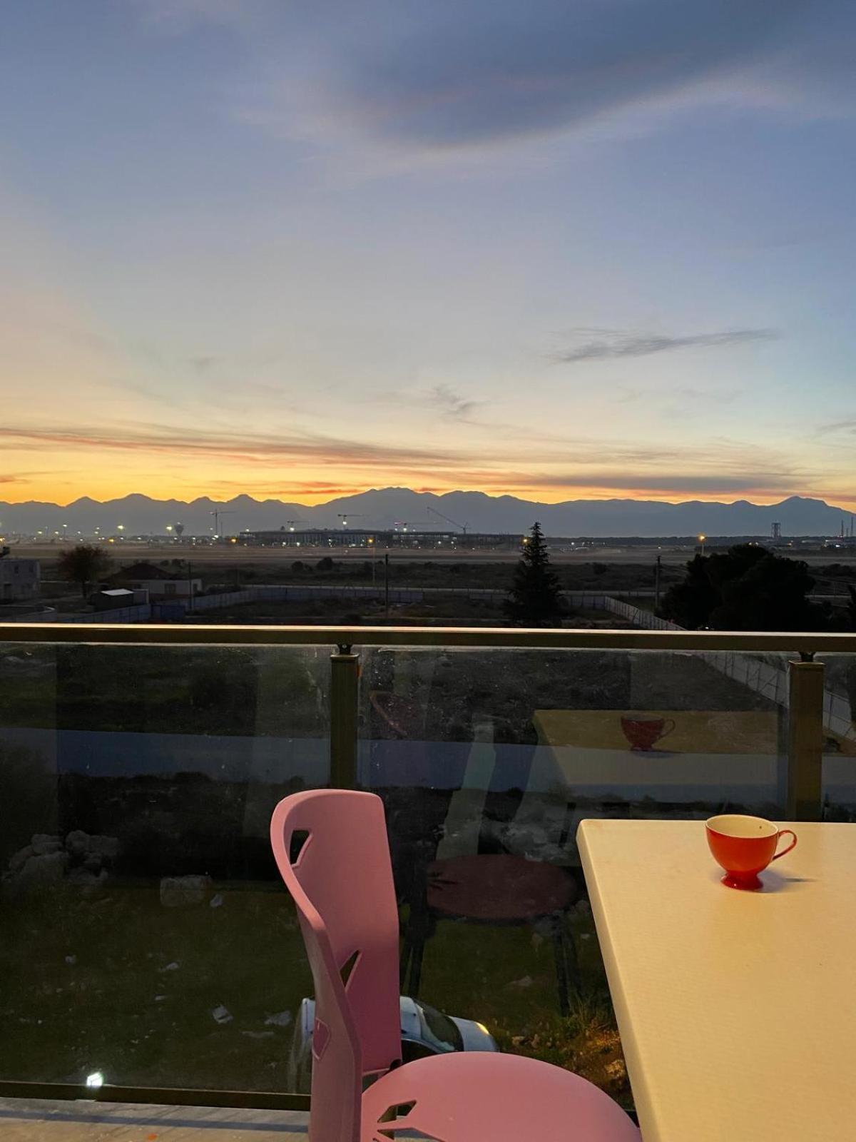 Havalimani Manzarali Lux Daire Aksu  Exterior foto